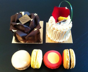 tarte rose et macarons